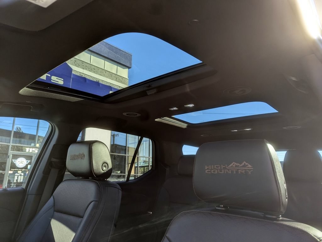 Used 2022 Chevrolet Traverse High Country AWD/4WD image 31