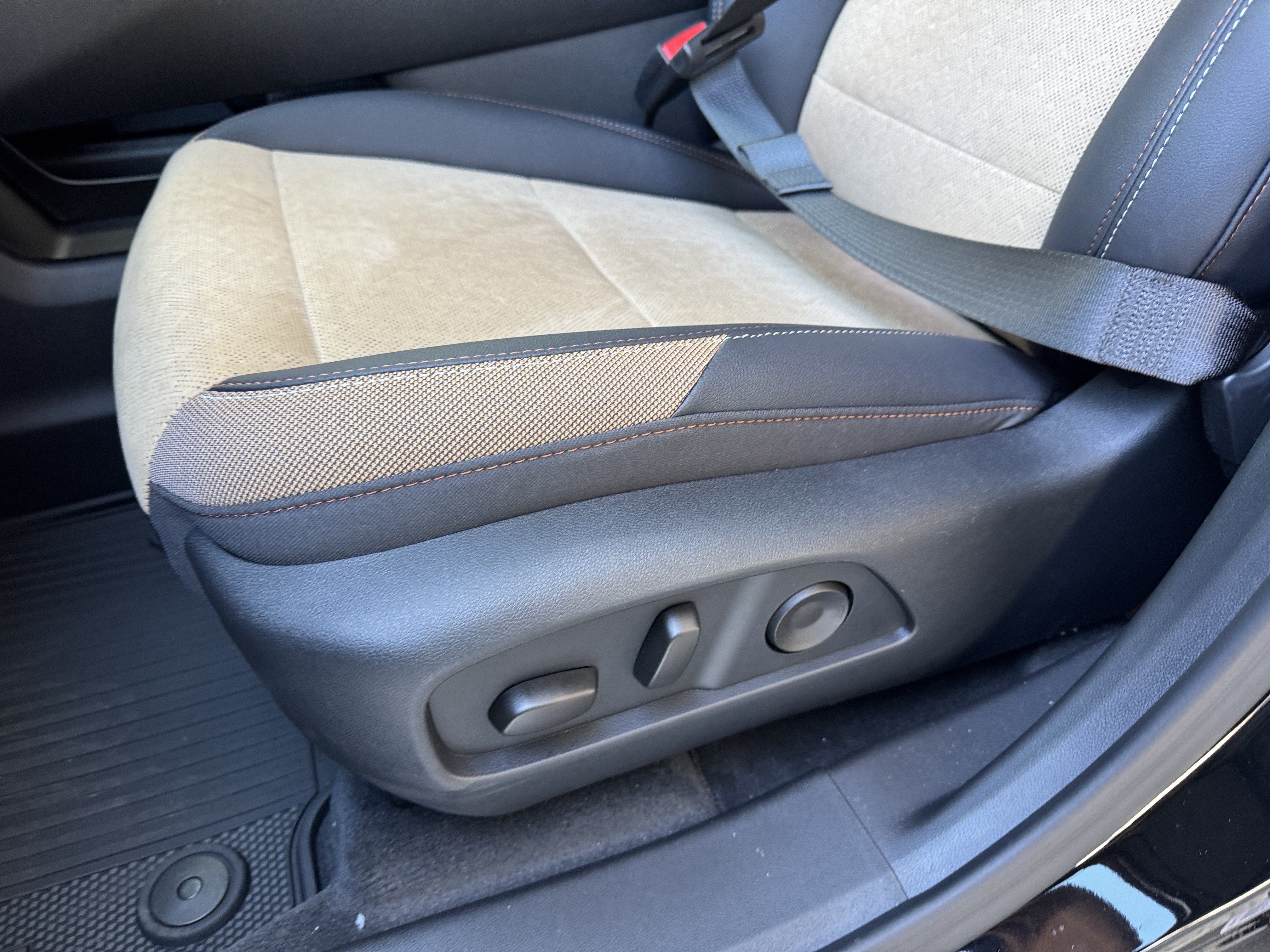 New 2026 Chevrolet Equinox ACTIV w/ Safety and Technology Package FWD image 15
