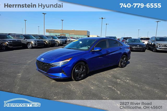 Used 2023 Hyundai Elantra SEL FWD image 3