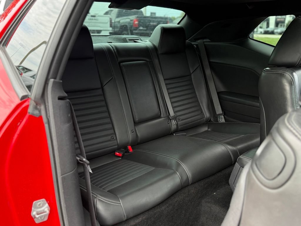 Used 2014 Dodge Challenger SXT Plus RWD image 16
