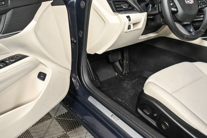 New 2025 Cadillac CT4 Premium Luxury image 6