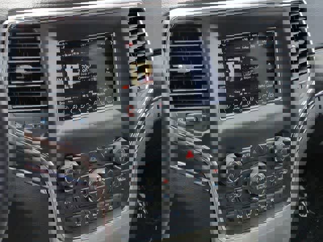 Used 2018 Jeep Grand Cherokee Limited image 28