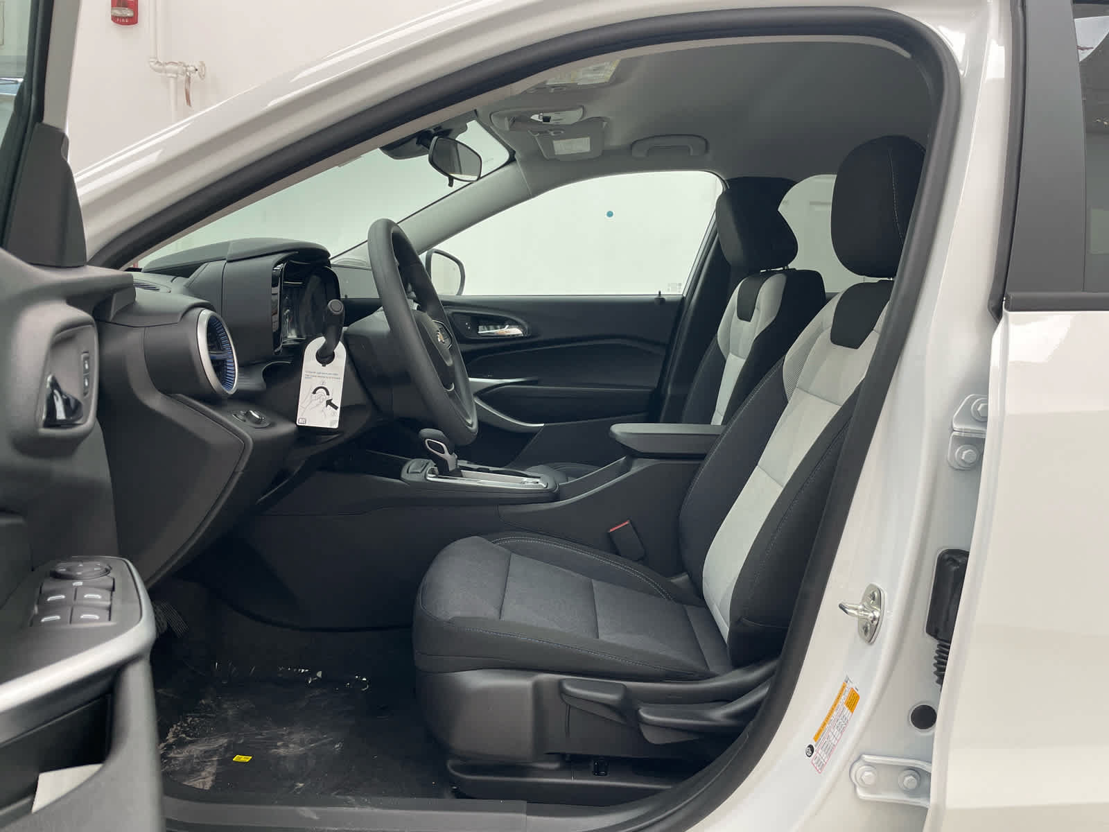 New 2026 Chevrolet Trax LS w/ LS Convenience Package FWD image 8