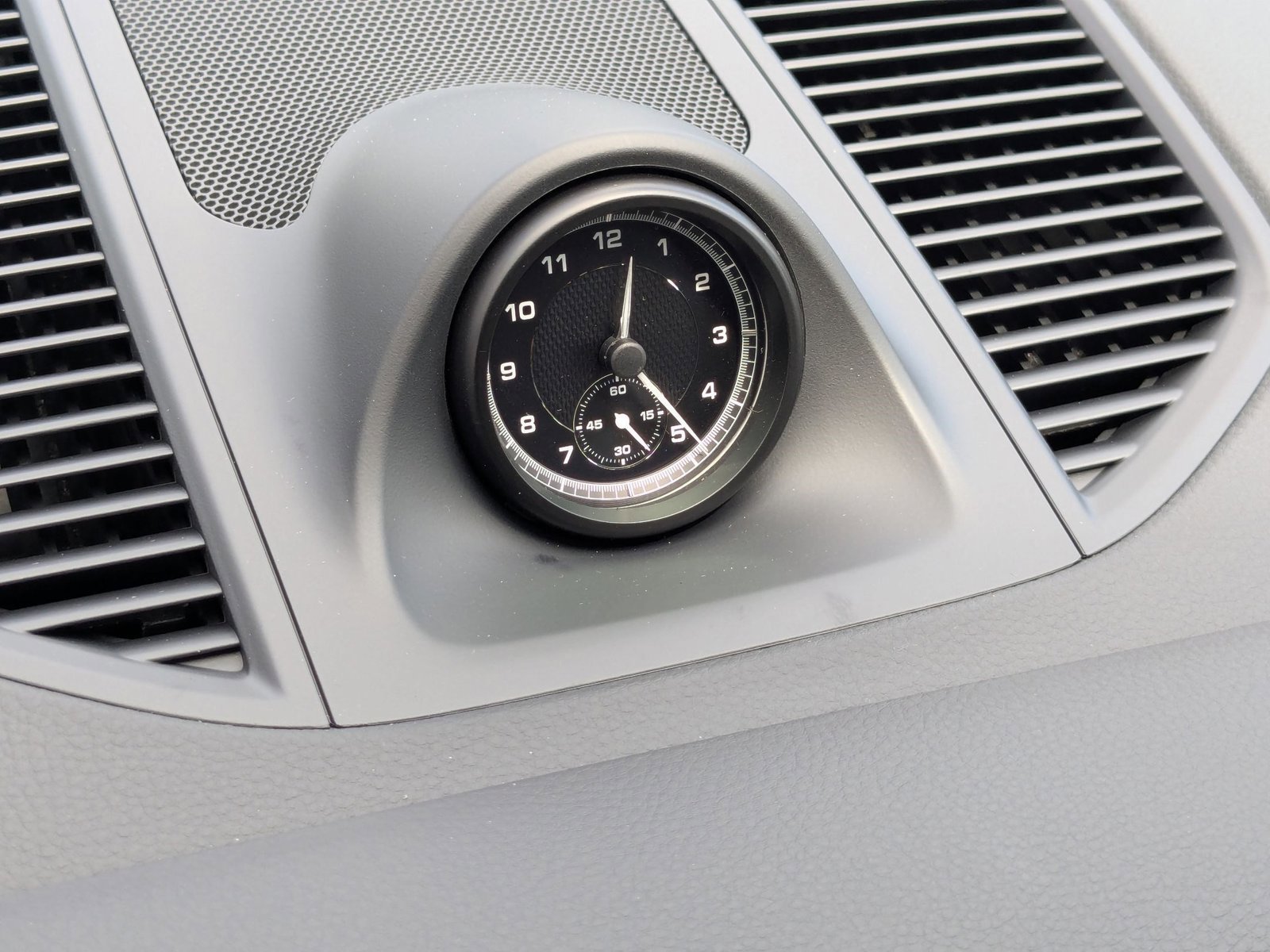 New 2026 Porsche Macan image 21