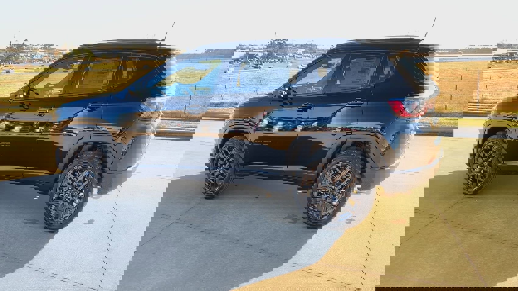 New 2026 Jeep Compass Latitude image 7