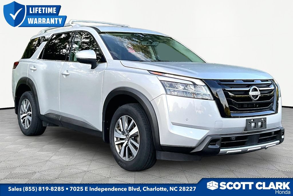 Used 2023 Nissan Pathfinder SL w/ Black Appearance Package