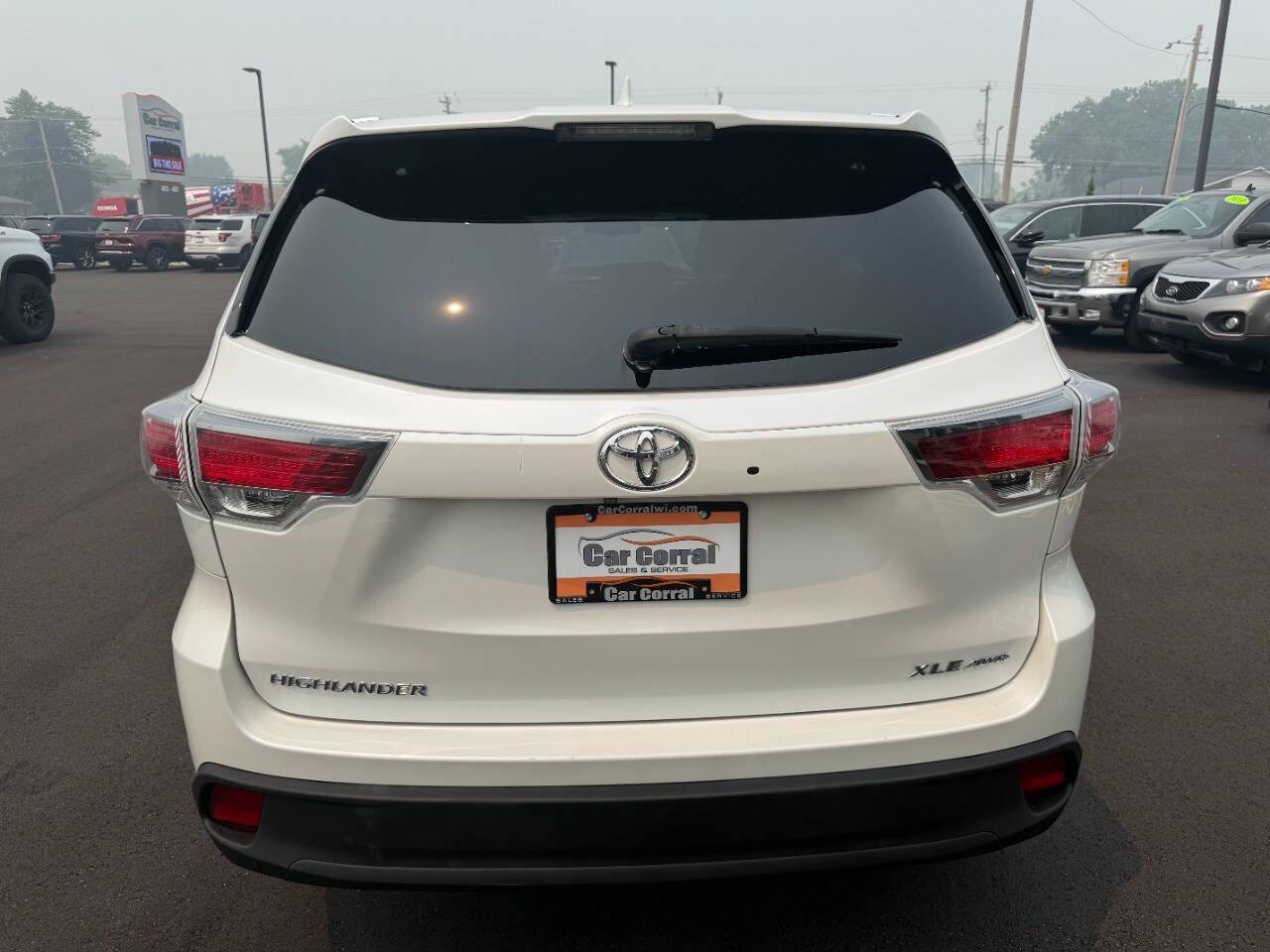 Used 2015 Toyota Highlander XLE AWD/4WD image 4