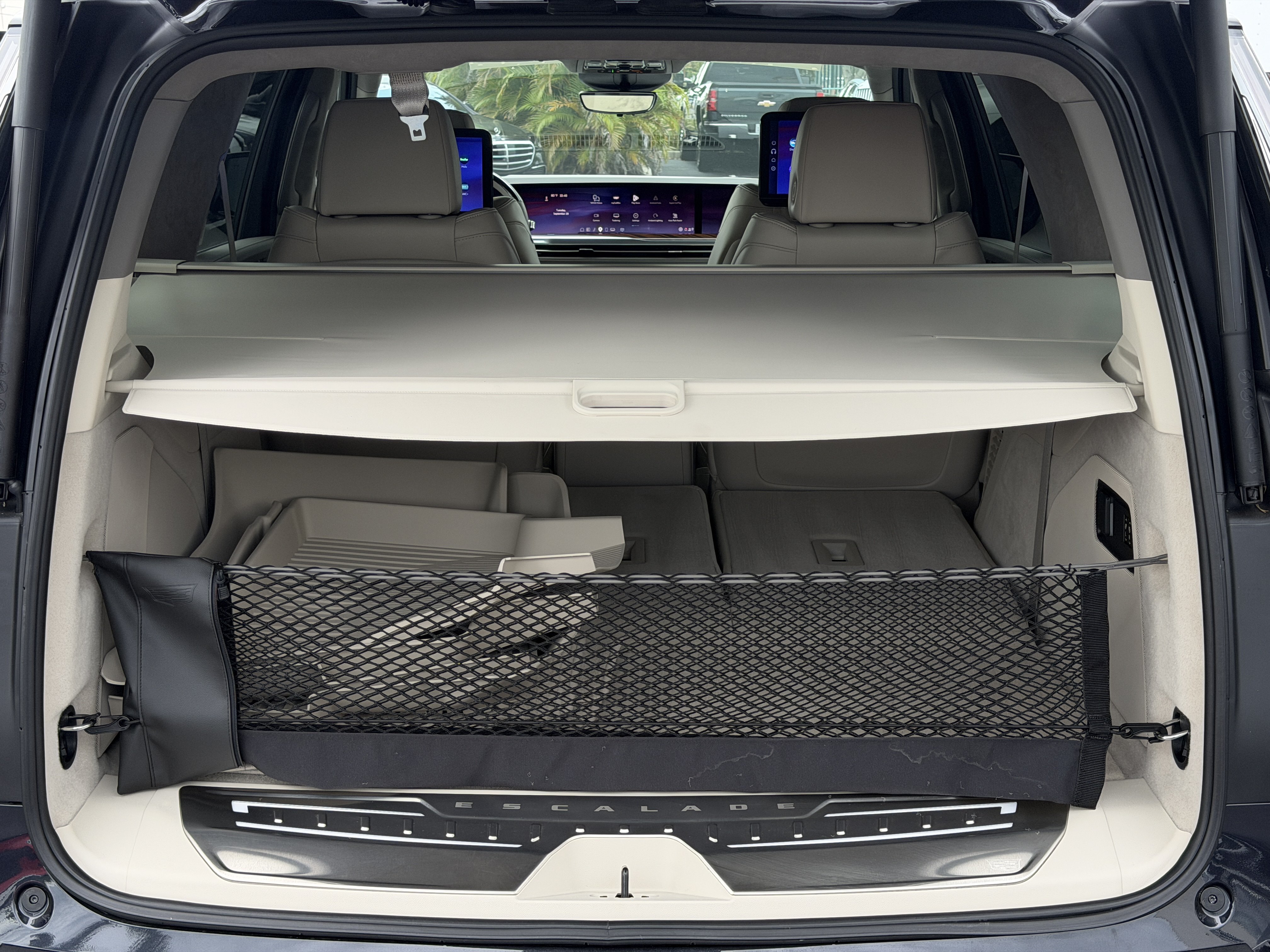 Certified 2026 Cadillac Escalade Platinum Sport AWD/4WD image 11