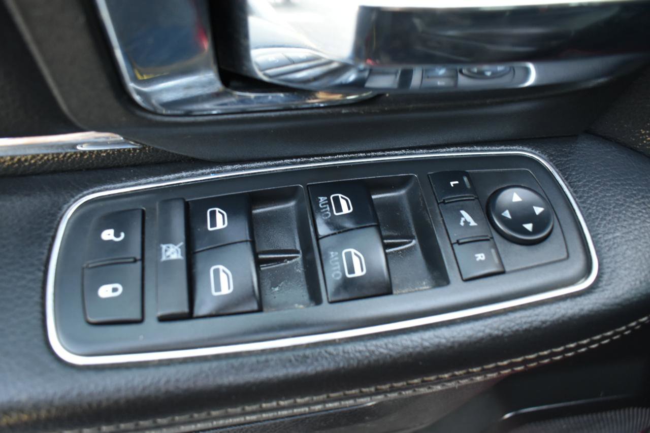 Used 2018 RAM 1500 Laramie w/ Convenience Group AWD/4WD image 40