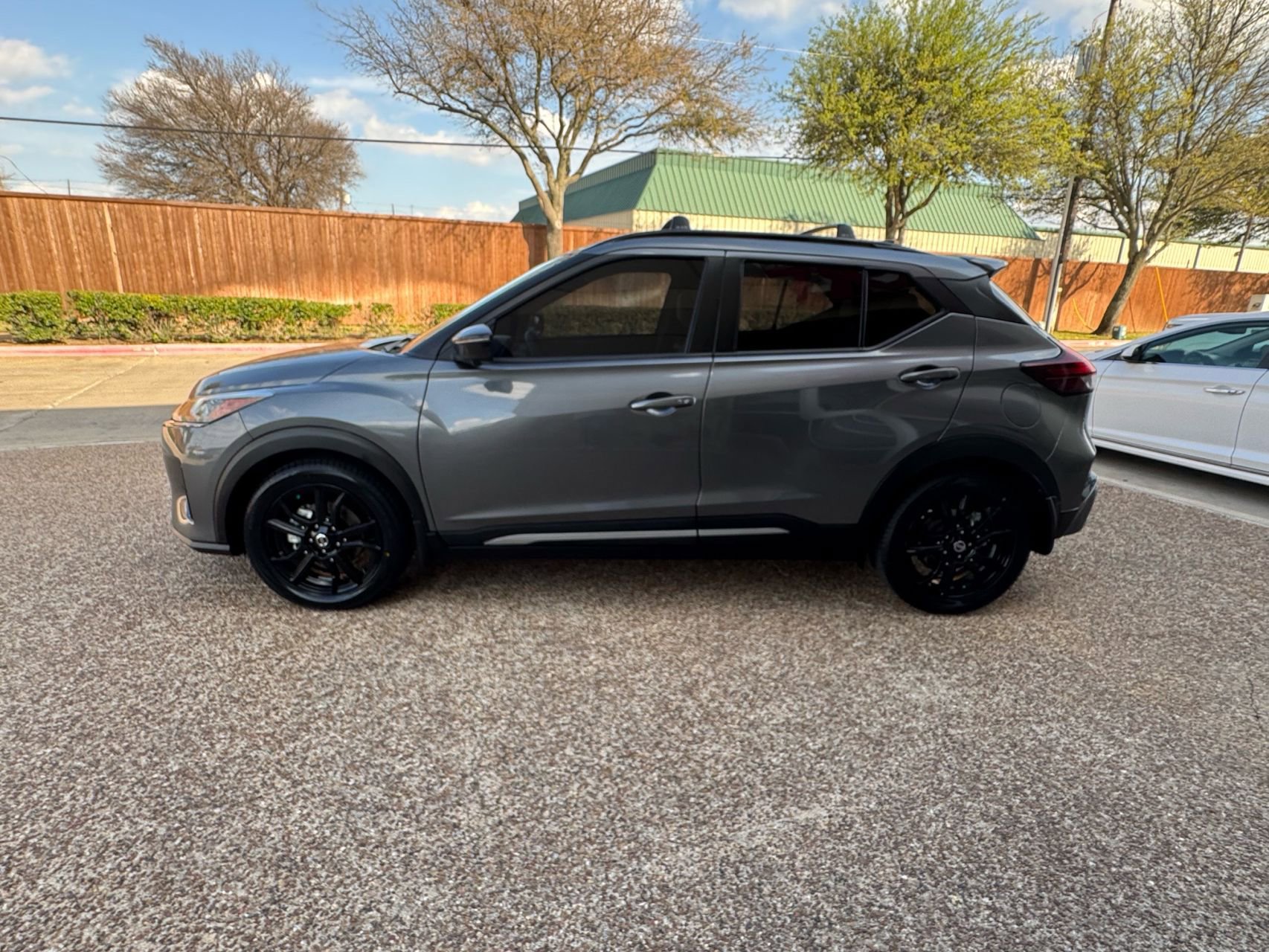 Used 2021 Nissan Kicks SR w/ SR Premium Package image 9