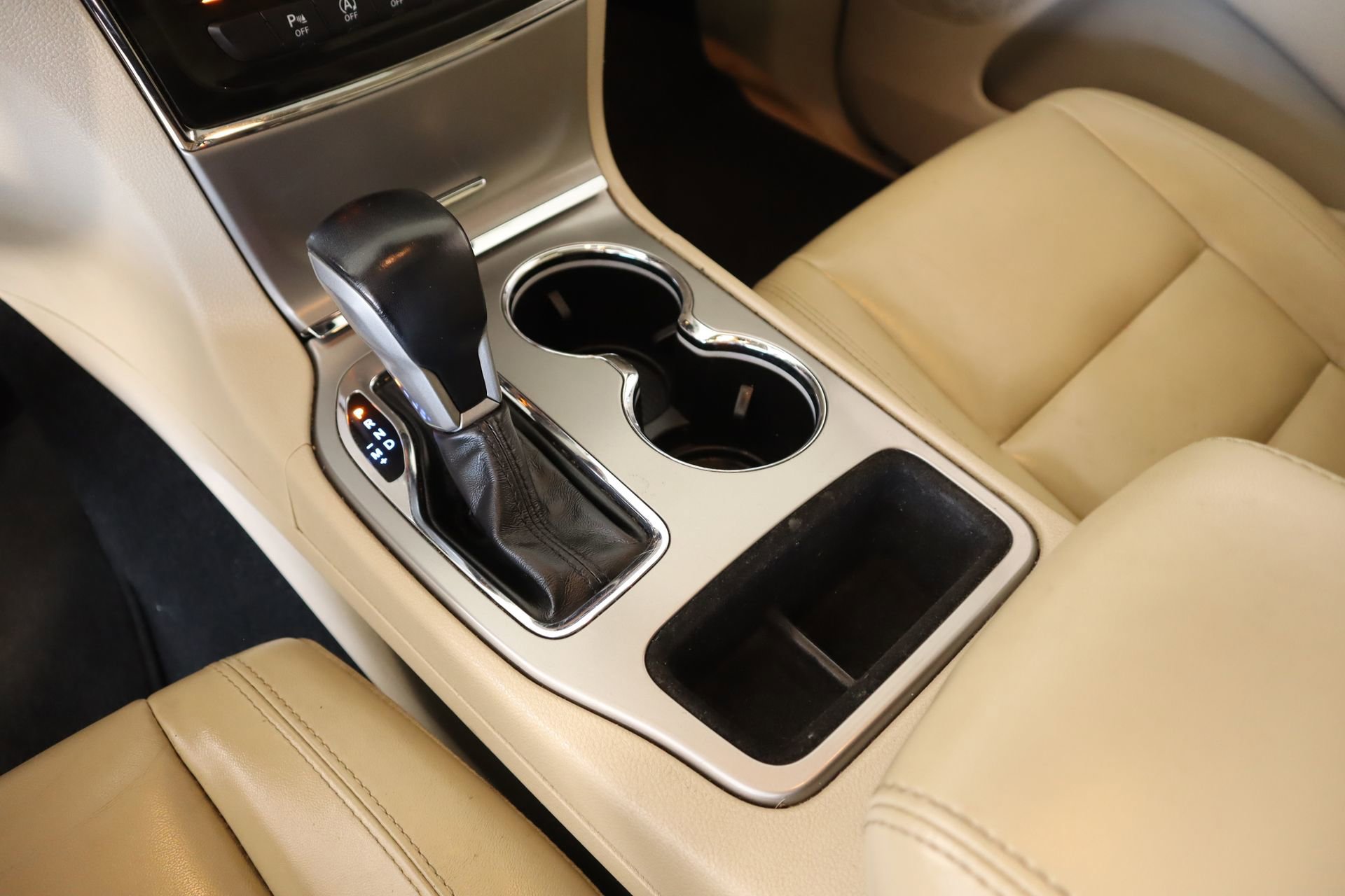 Used 2022 Jeep Grand Cherokee Limited RWD image 9