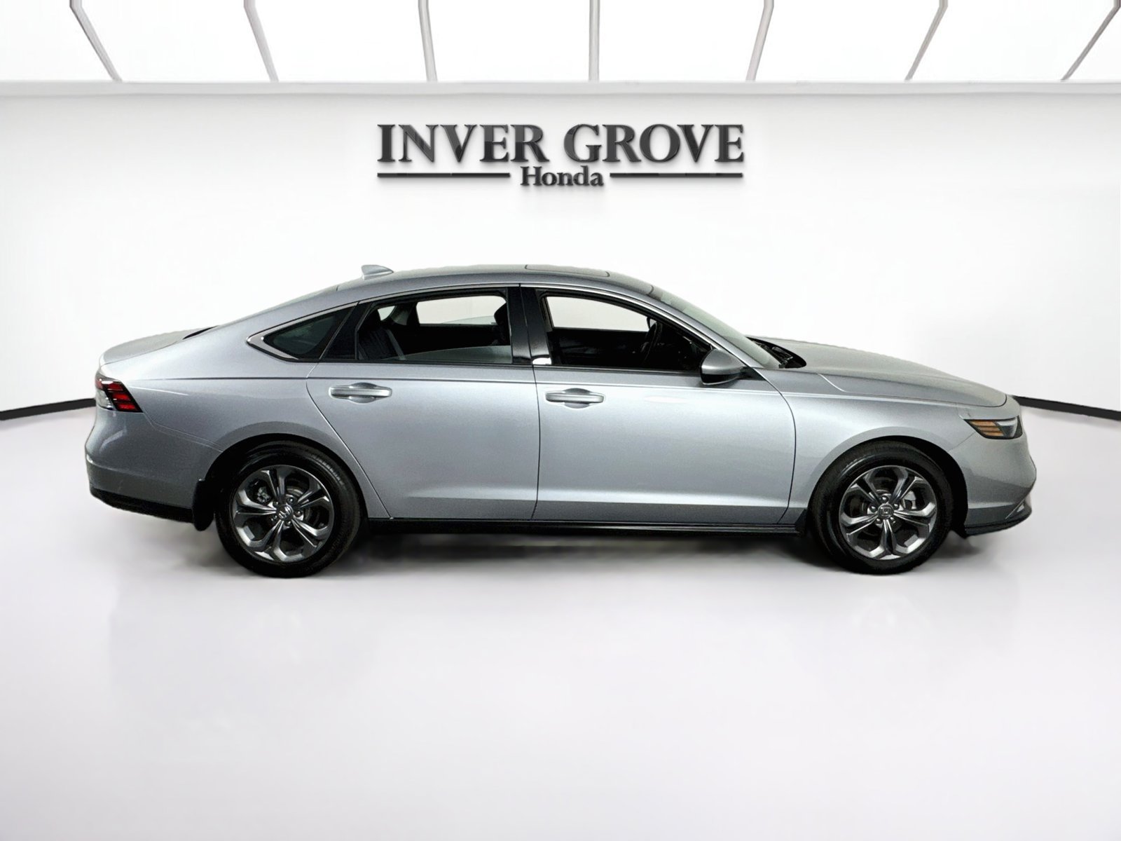 Used 2023 Honda Accord EX image 4
