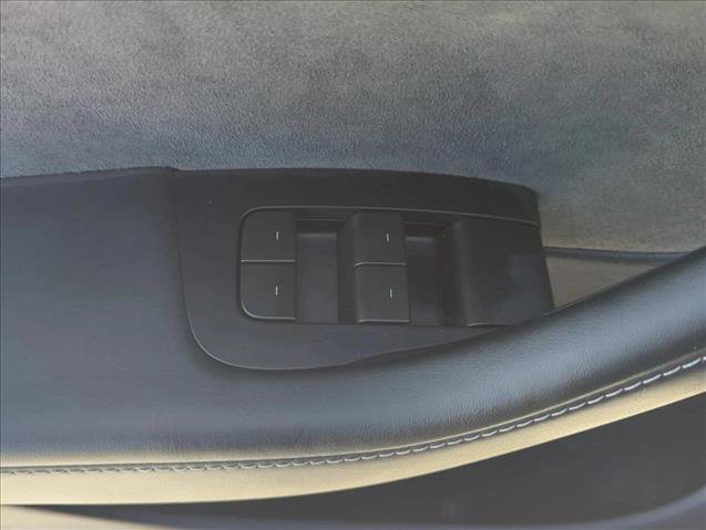 Used 2023 Tesla Model Y Long Range AWD/4WD image 11