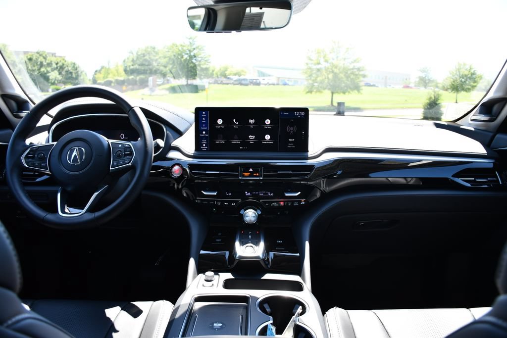 Certified 2026 Acura MDX w/ Technology Package FWD image 24