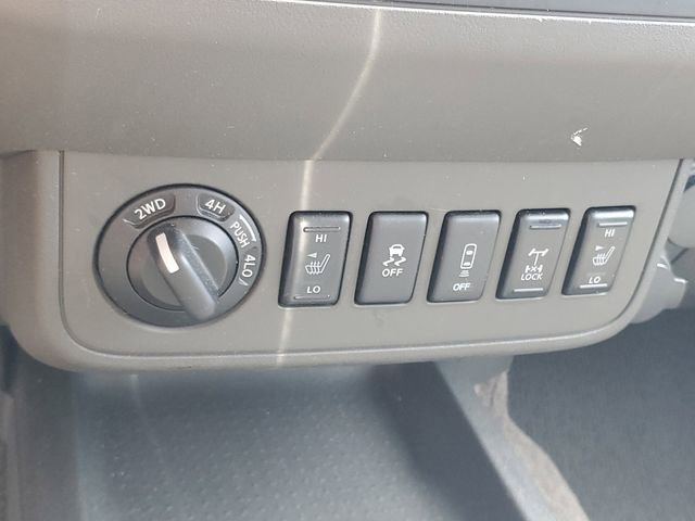 Used 2016 Nissan Frontier PRO-4X AWD/4WD image 6
