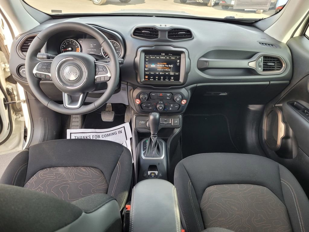 Used 2023 Jeep Renegade Latitude AWD/4WD image 15