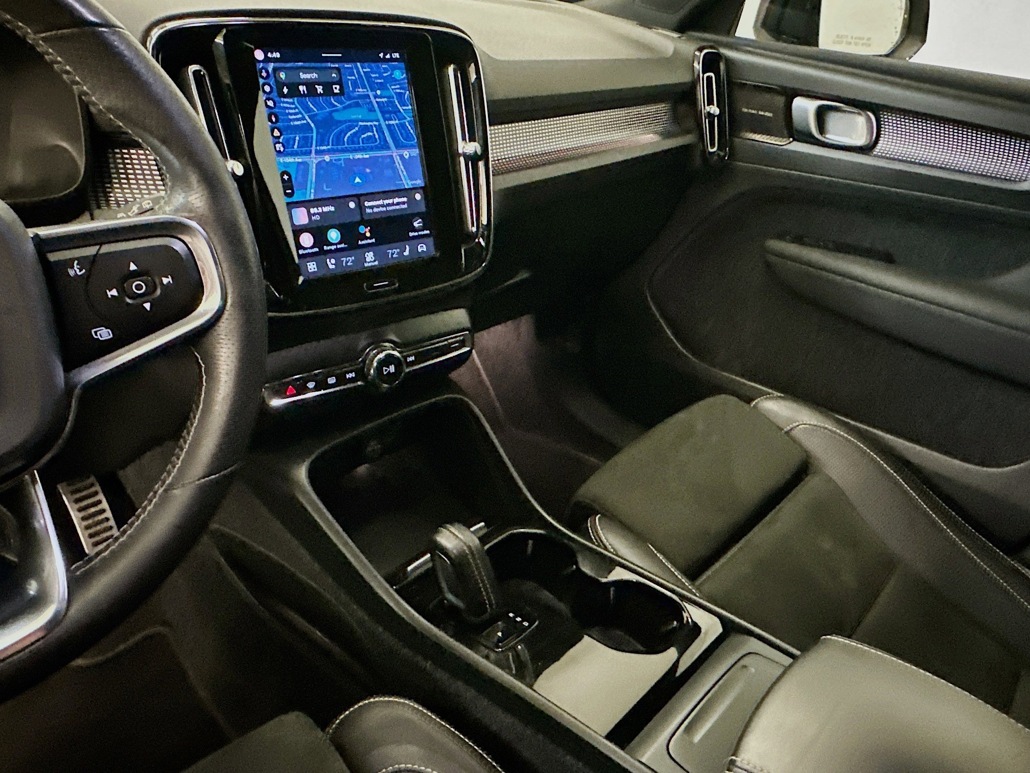 Used 2021 Volvo XC40 P8 Recharge image 26