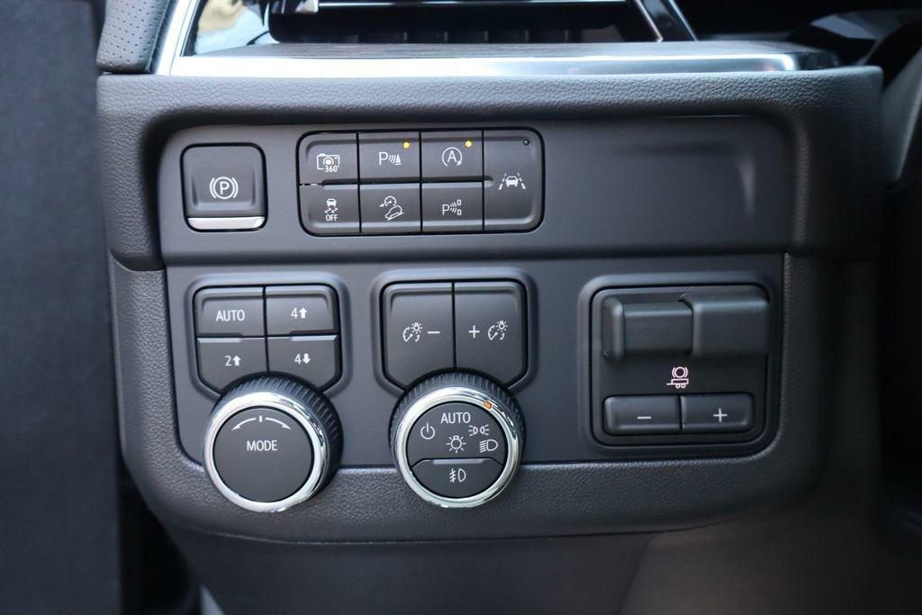New 2026 Chevrolet Tahoe Premier w/ Sun And Tow Package AWD/4WD image 17