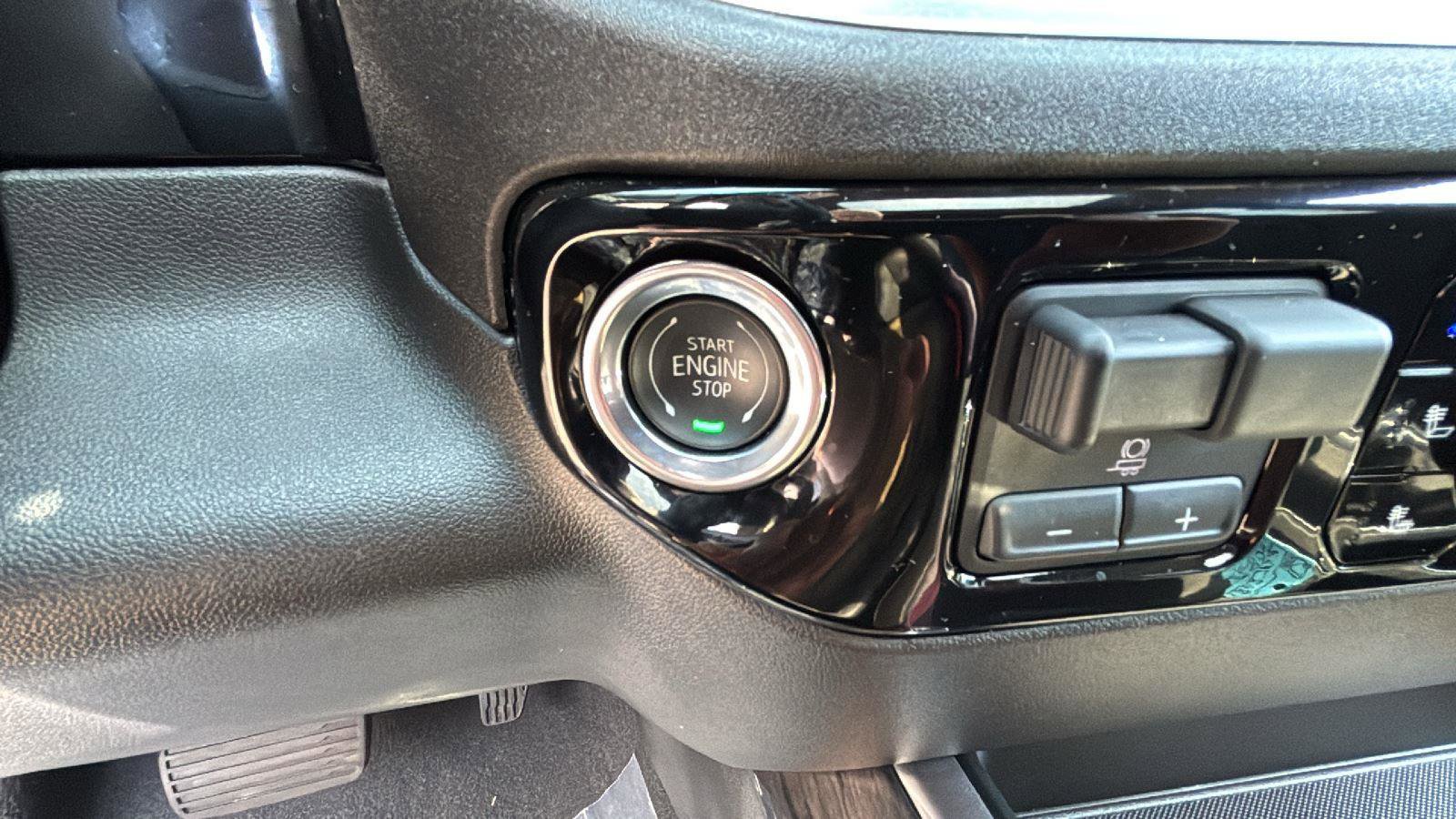 Used 2025 Chevrolet Silverado 1500 LTZ w/ LTZ Premium Package AWD/4WD image 10
