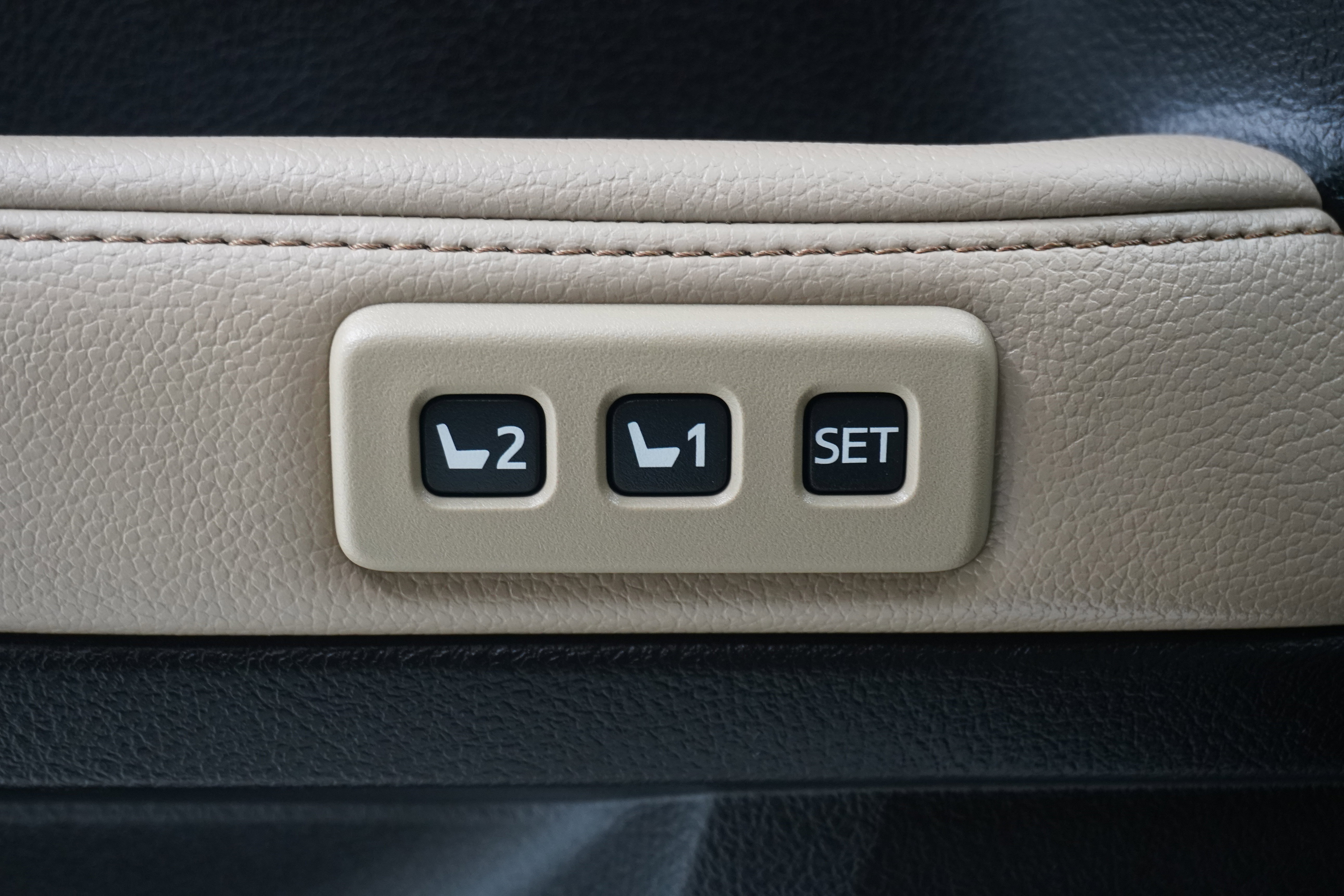 Used 2019 Toyota 4Runner Limited AWD/4WD image 16