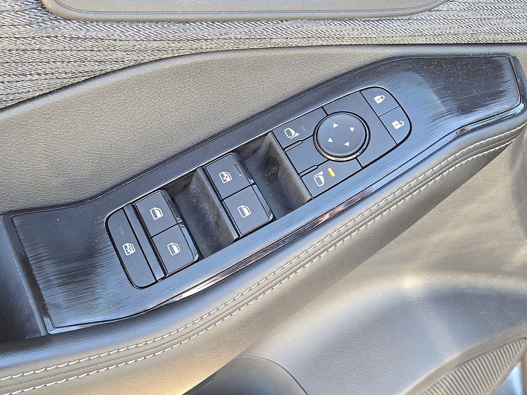 Used 2023 Nissan Rogue SV image 21