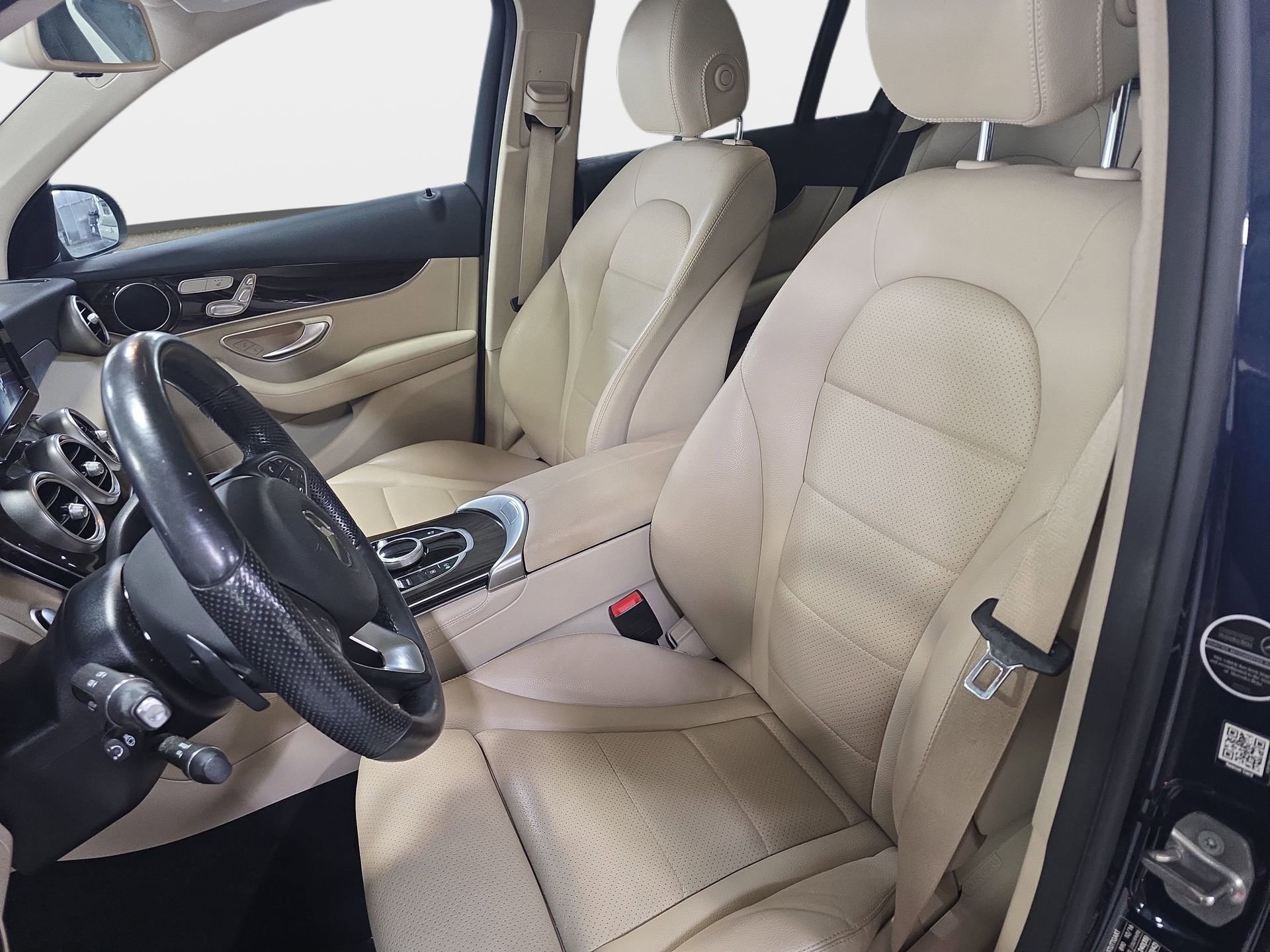 Used 2017 Mercedes-Benz GLC 300 4MATIC image 15