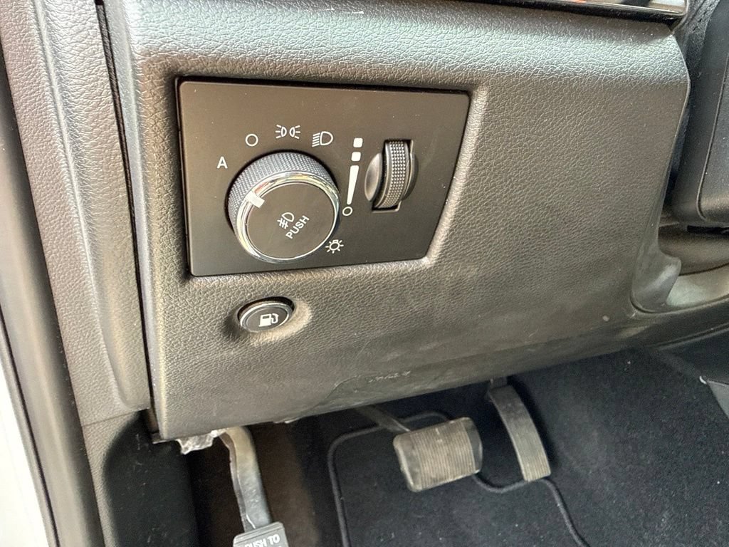 Used 2020 Jeep Grand Cherokee Limited AWD/4WD image 22
