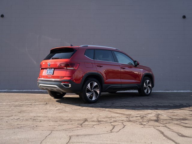 Certified 2024 Volkswagen Taos SE image 7