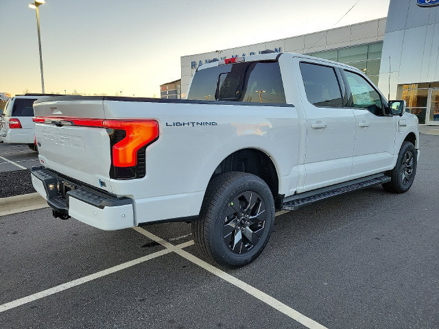 New 2023 Ford F150 Lightning 4x4 SuperCrew image 3
