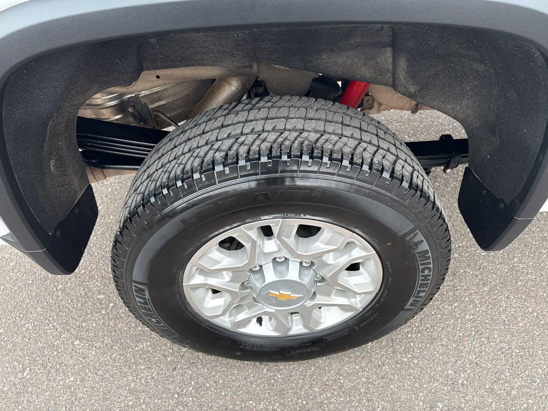 Used 2024 Chevrolet Silverado 2500 LT image 15