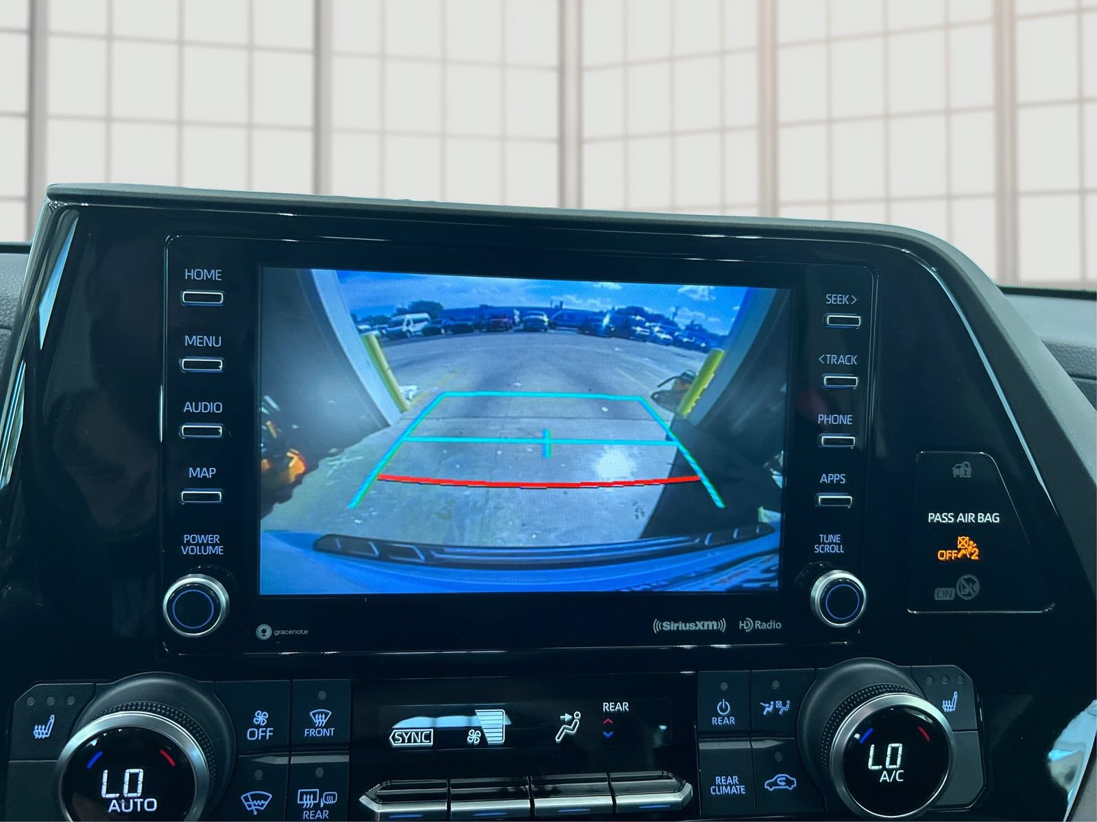 Used 2022 Toyota Highlander XLE AWD/4WD image 27