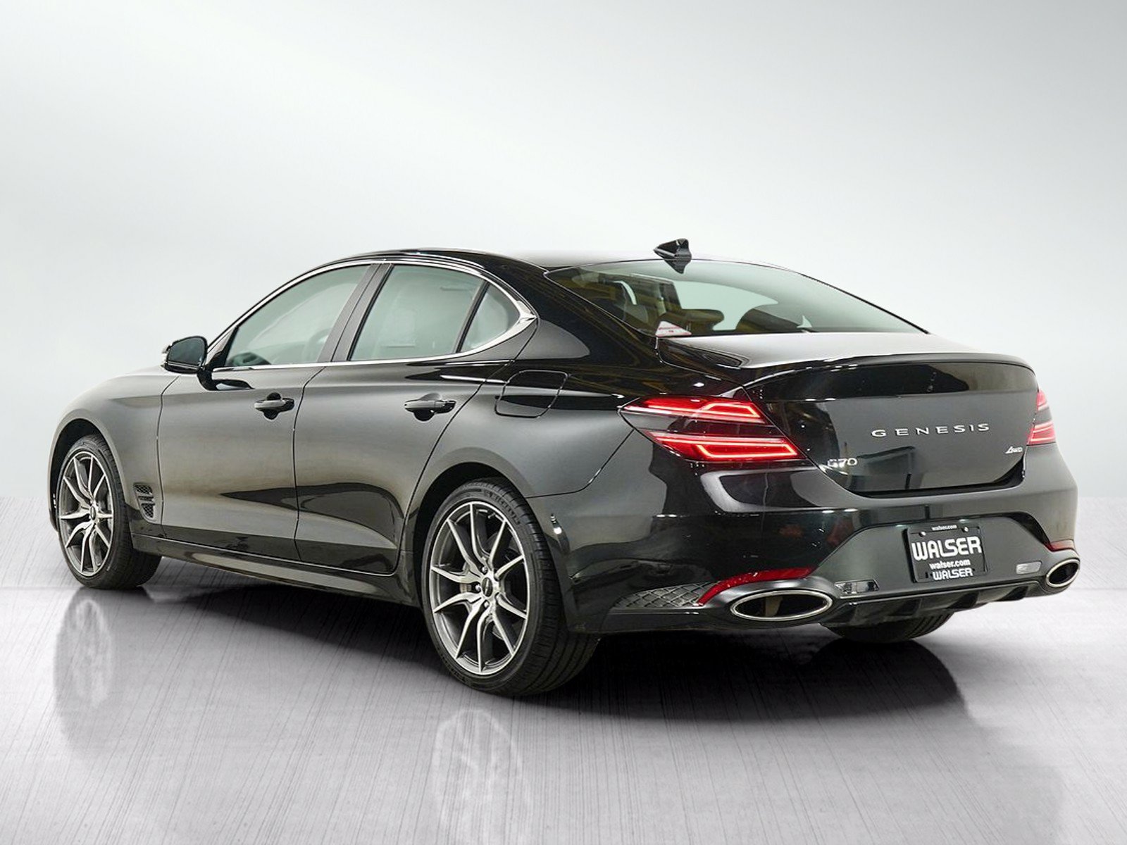 Used 2026 Genesis G70 2.5T AWD/4WD image 3