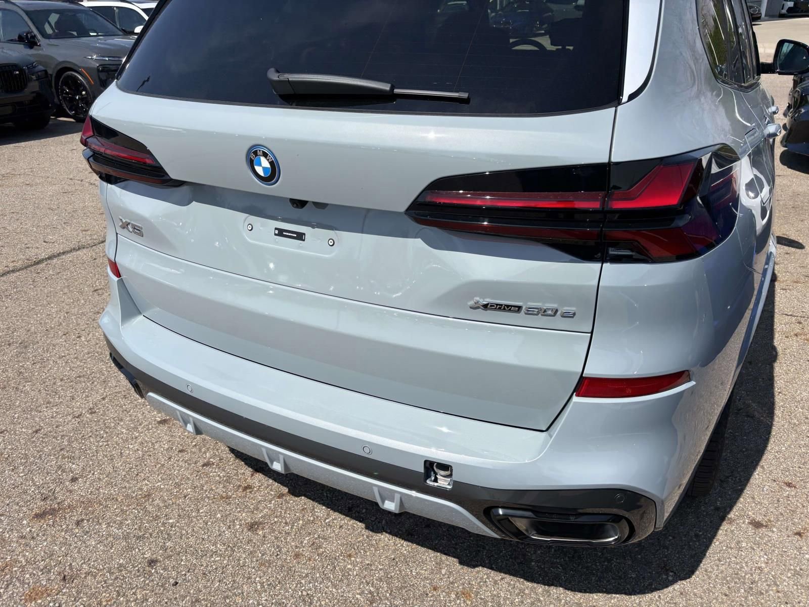 New 2026 BMW X5 xDrive50e image 12