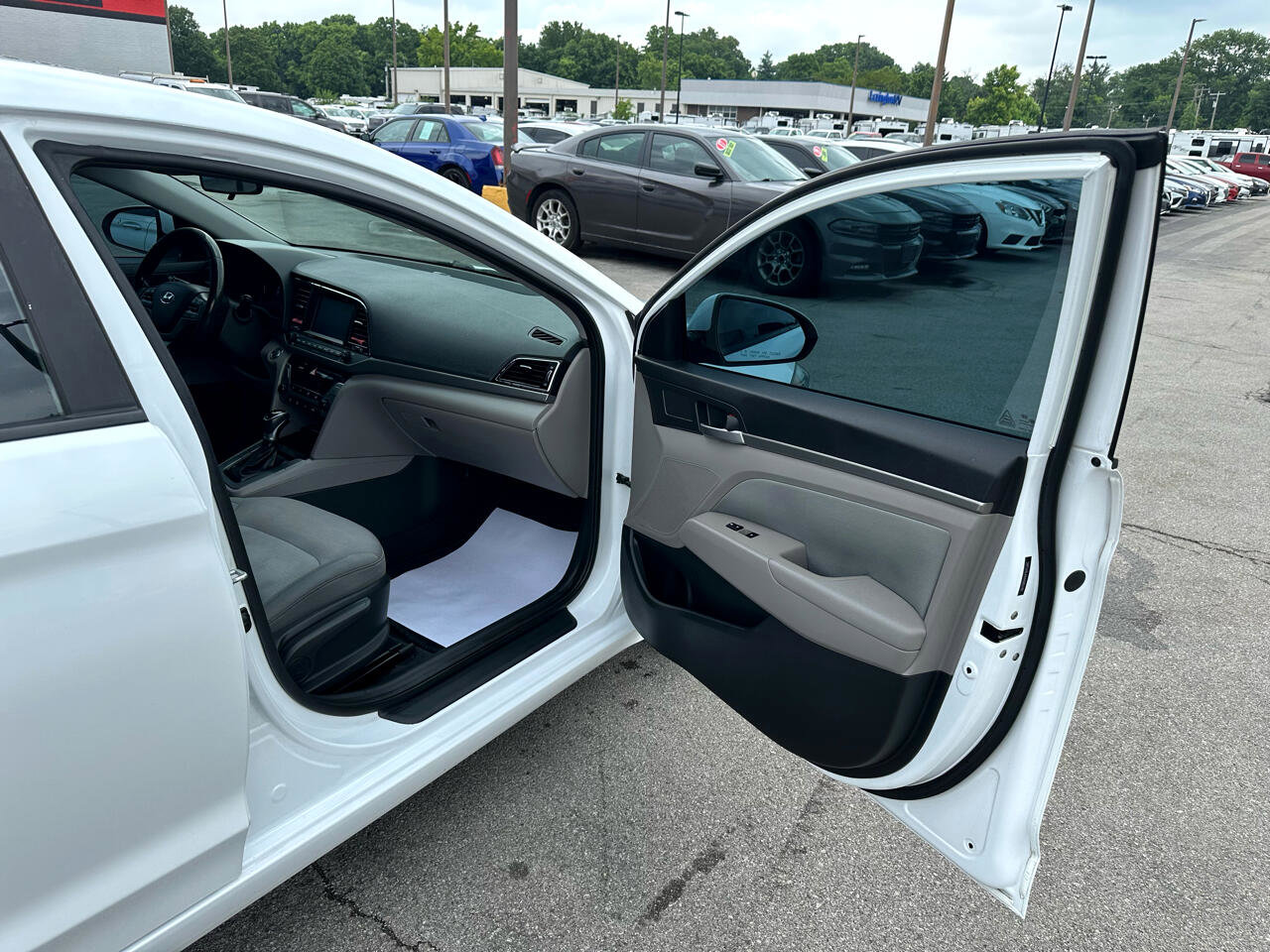 Used 2017 Hyundai Elantra ECO image 9