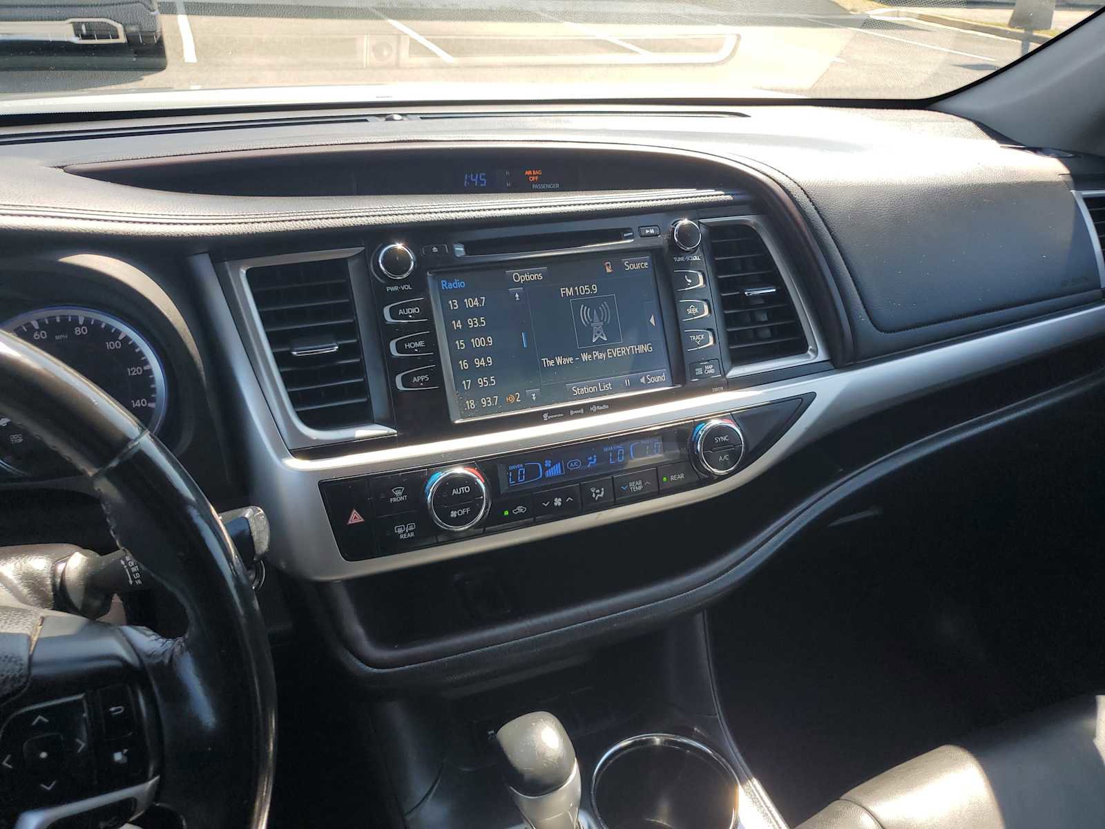 Used 2017 Toyota Highlander XLE image 12