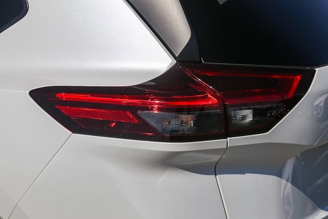 Used 2024 Nissan Rogue SV w/ SV Premium Package FWD image 10