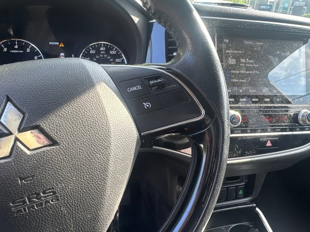 Used 2020 Mitsubishi Outlander SE AWD/4WD image 16