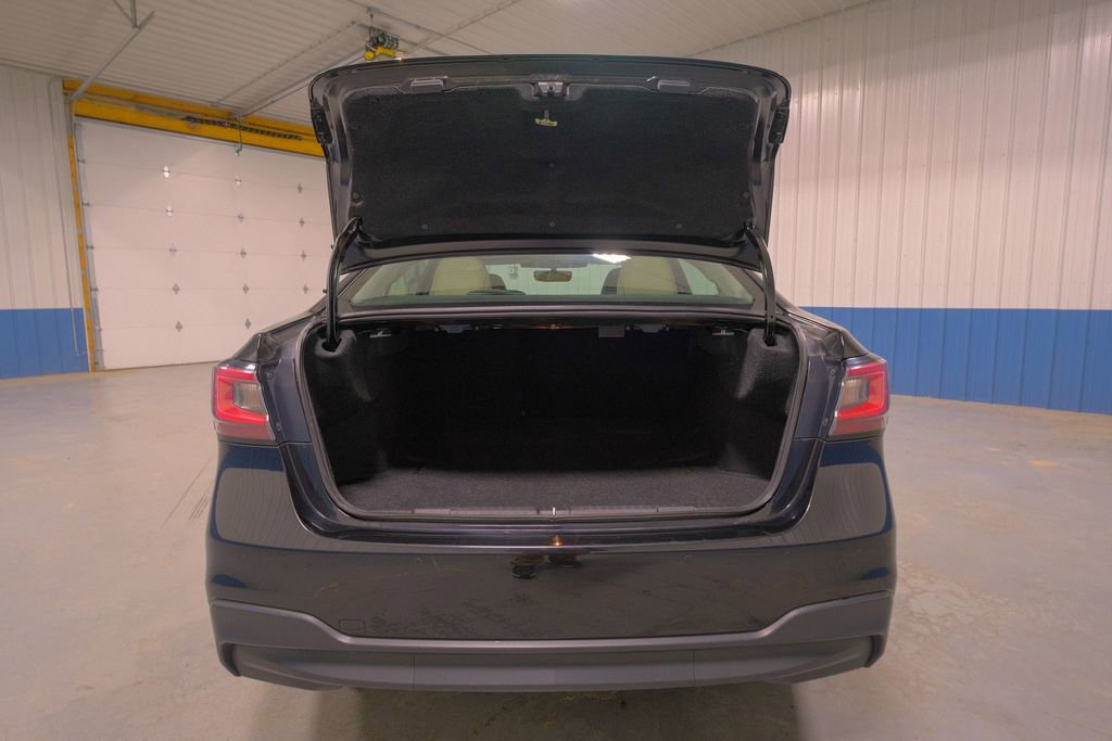 Used 2024 Subaru Legacy Limited image 22