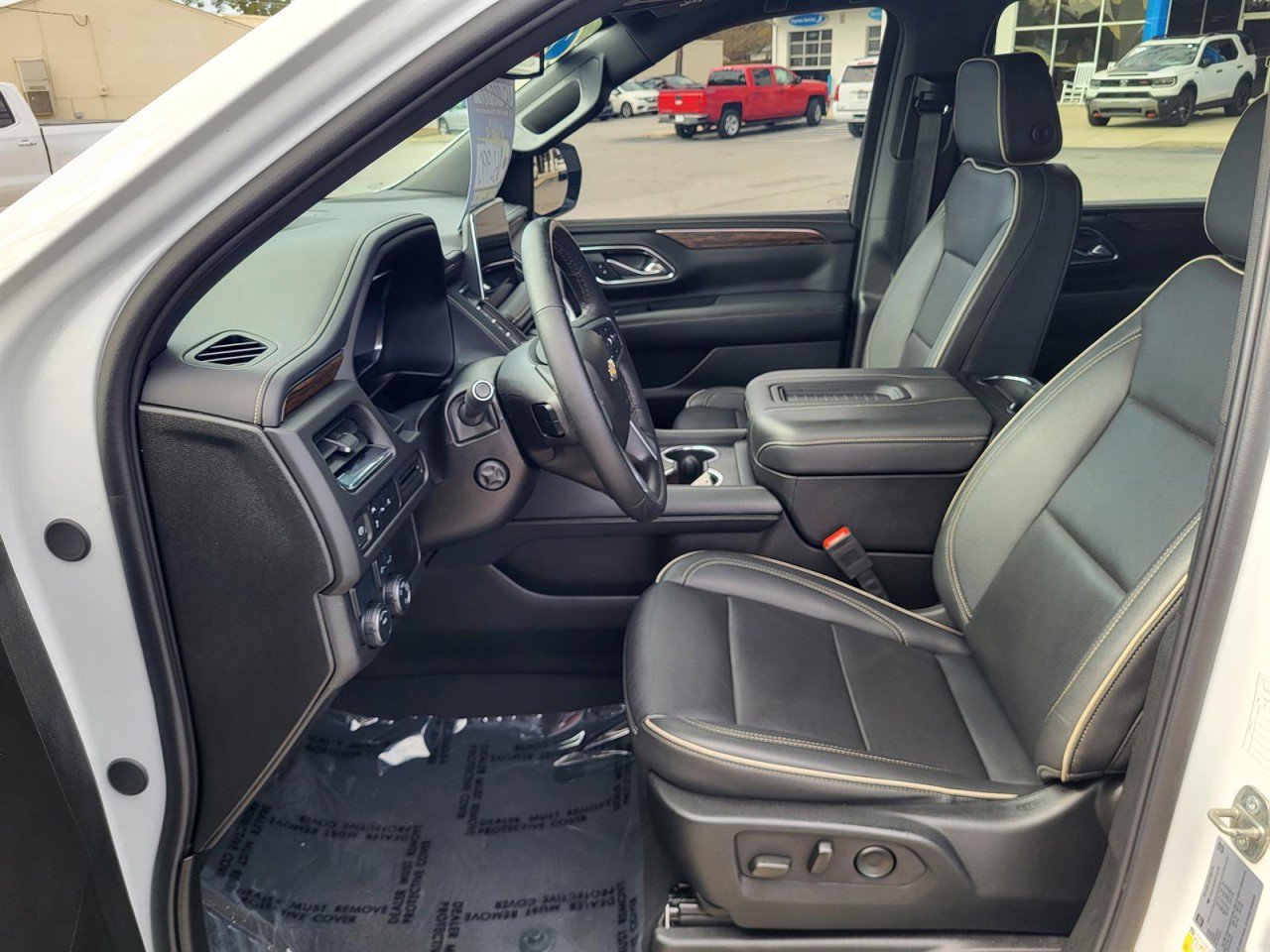 Used 2024 Chevrolet Suburban Premier image 12