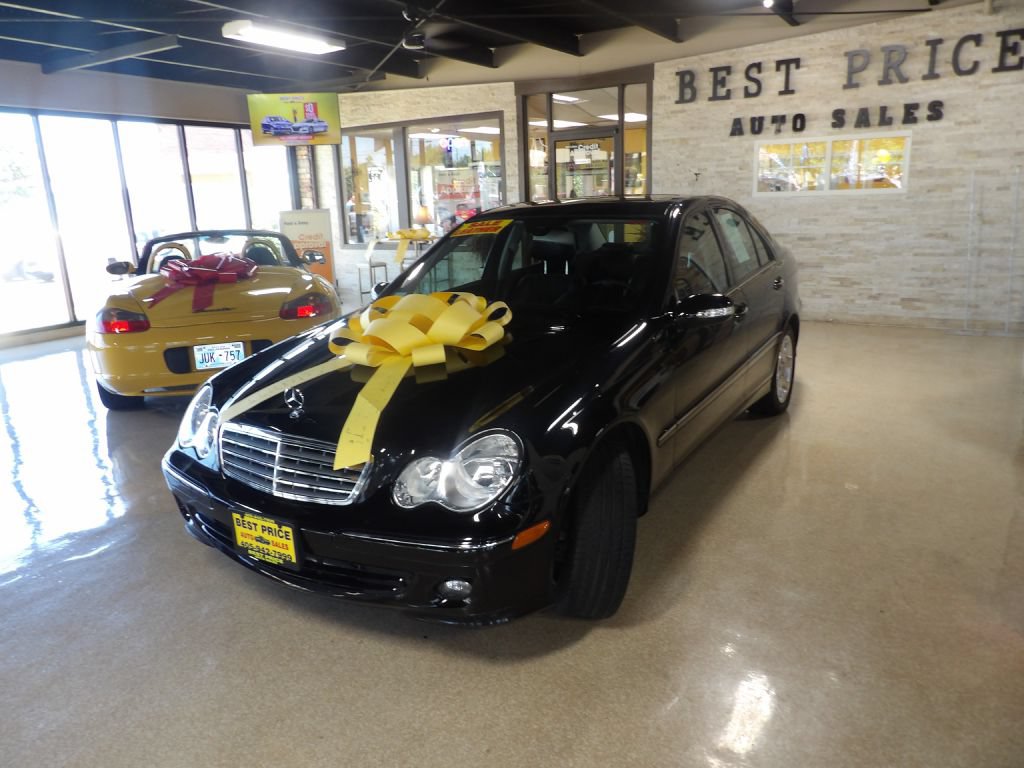 Used 2006 Mercedes-Benz C 350 Sedan image 3