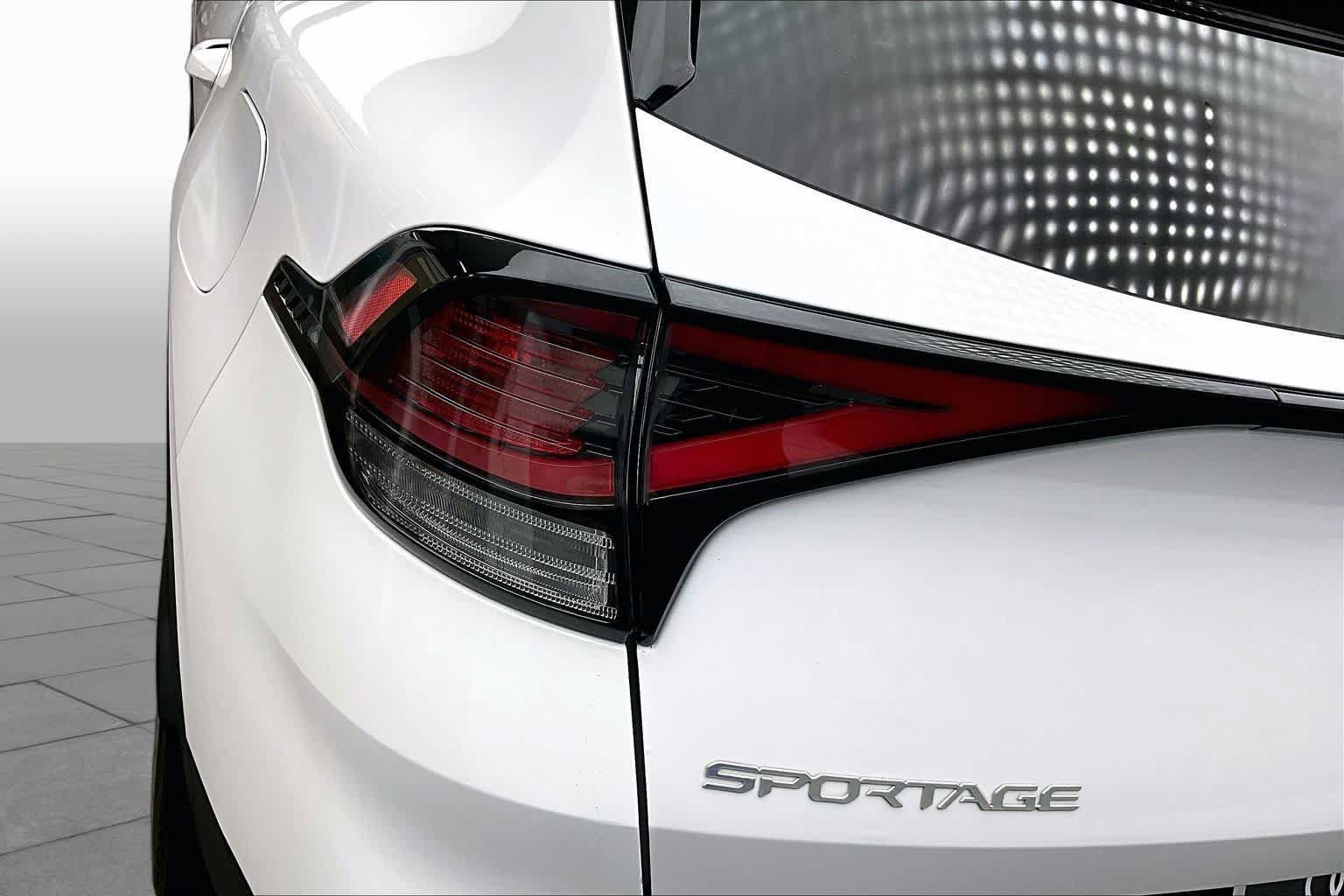 Used 2023 Kia Sportage EX FWD image 26