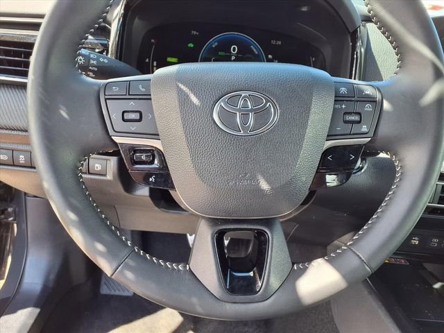 Used 2025 Toyota Camry SE image 16