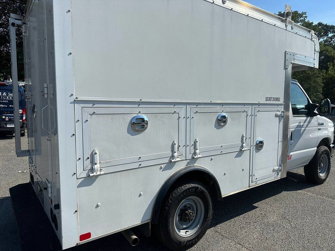 Used 2016 Ford E-350 and Econoline 350 Super Duty w/ Power Windows & Locks Group image 6