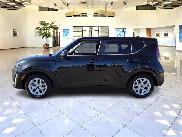 Used 2023 Kia Soul LX w/ LX Technology Package image 4