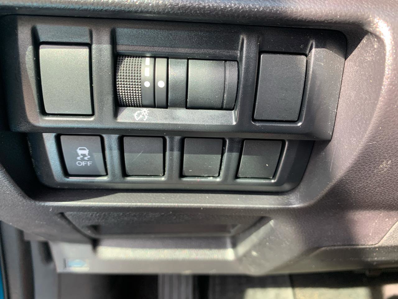 Used 2017 Subaru Impreza 2.0i Premium image 21