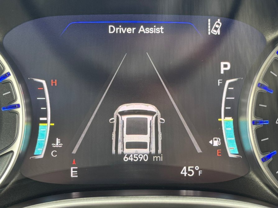 Used 2024 Chrysler Pacifica Touring-L image 22