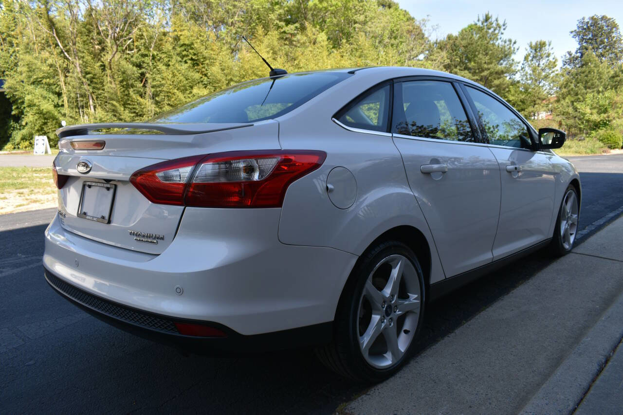 Used 2013 Ford Focus Titanium w/ Titanium Handling Pkg image 3