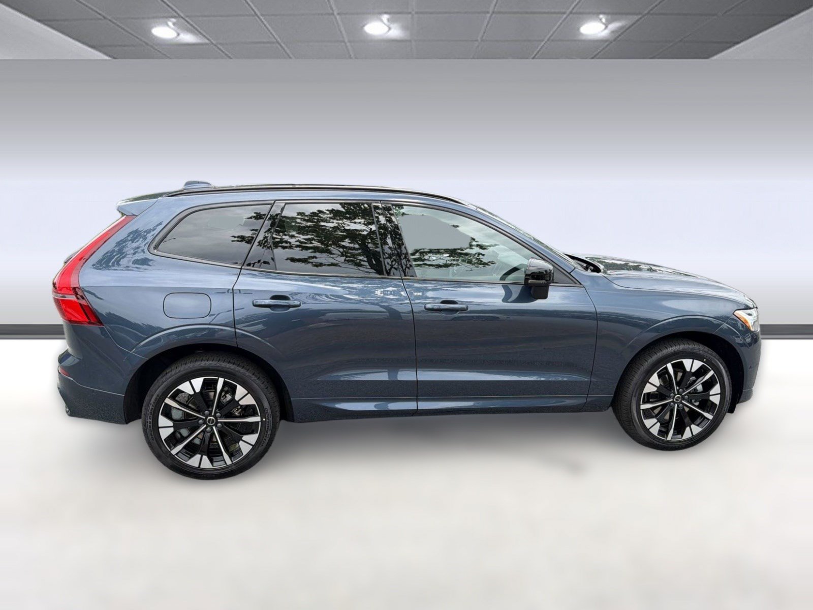 New 2026 Volvo XC60 B5 Plus w/ Protection Package AWD/4WD image 7