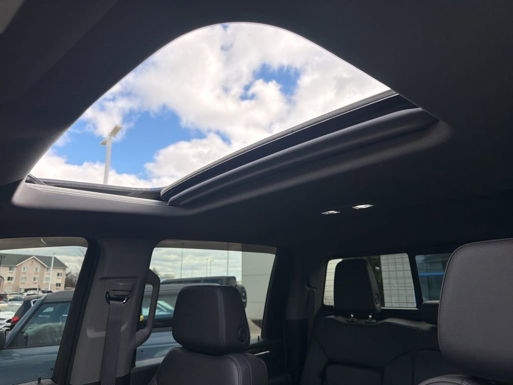 Used 2025 GMC Sierra 2500 SLT AWD/4WD image 10