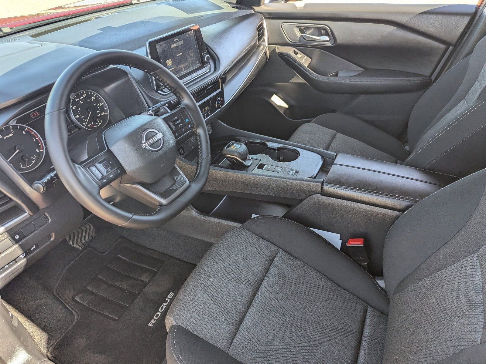 Certified 2026 Nissan Rogue SV FWD image 18
